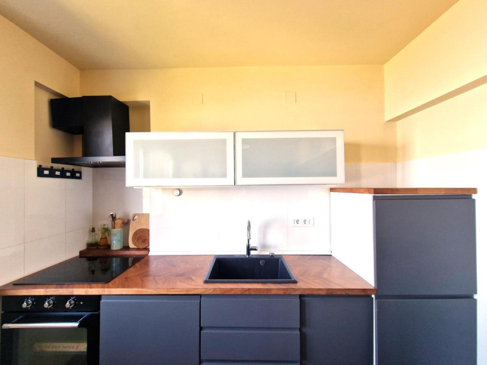 Apartment Near Beach With Sea View Опатия Екстериор снимка