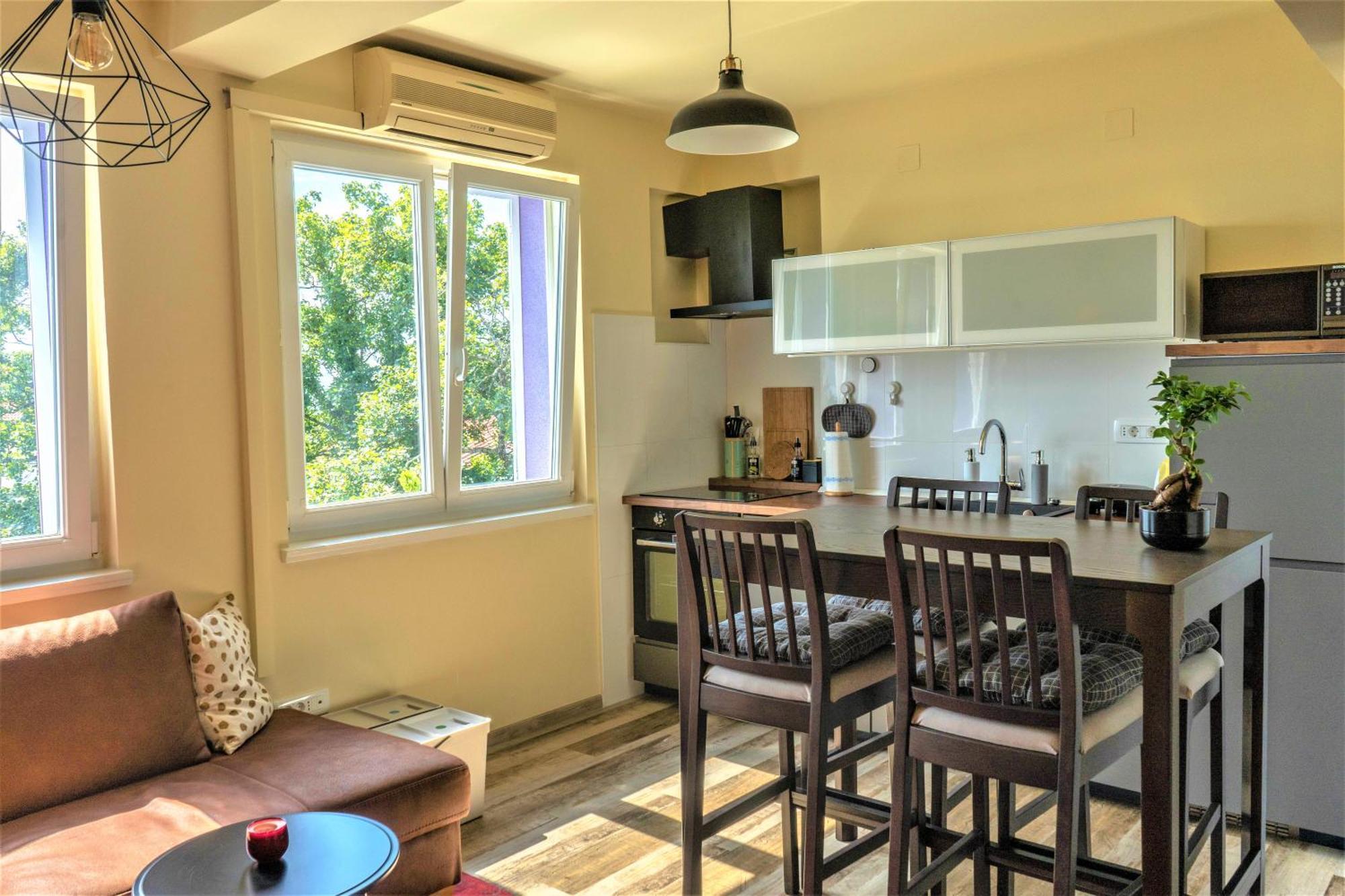 Apartment Near Beach With Sea View Опатия Екстериор снимка